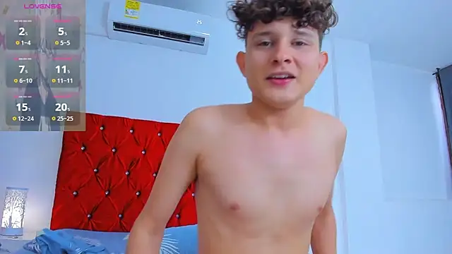 Snapshot of Nathan_Bluee chatting on 12.14.24 Nathan Bluee online show from 12.14.24