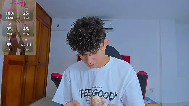 Snapshot of Nathan_Bluee chatting on 12.16.24 Nathan Bluee online show from 12.16.24