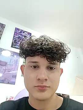 Snapshot of Nathan_Bluee chatting on 12.18.24 Nathan Bluee online show from 12.18.24