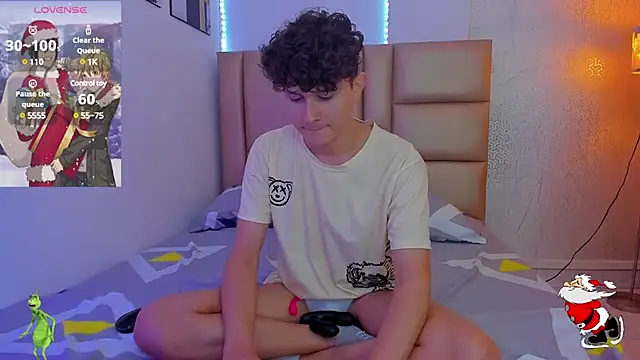 Snapshot of Nathan_Bluee chatting on 12.29.24 Nathan Bluee online show from 12.29.24