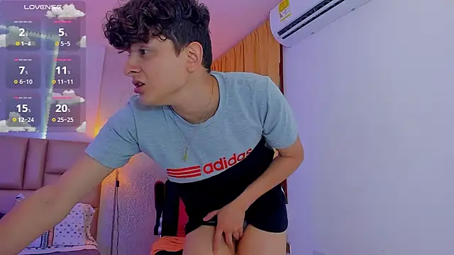 Snapshot of Nathan_Bluee chatting on 01.19.25 Nathan Bluee online show from 01.19.25