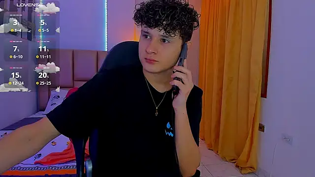 Snapshot of Nathan_Bluee chatting on 01.21.25 Nathan Bluee online show from 01.21.25