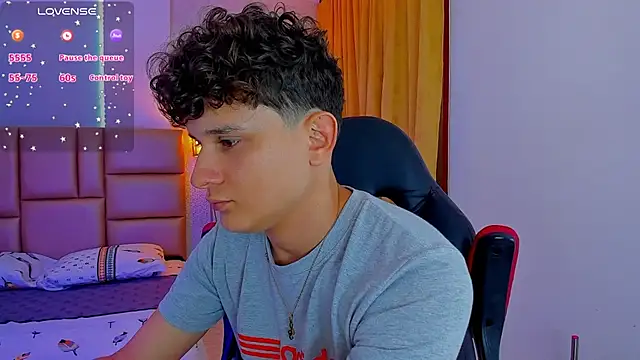 Snapshot of Nathan_Bluee chatting on 02.19.25 Nathan Bluee online show from 02.19.25