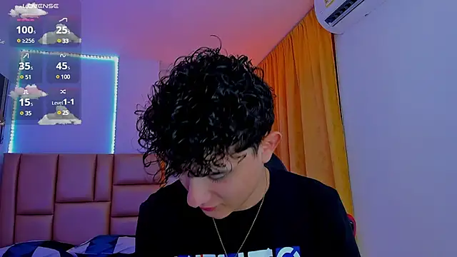 Snapshot of Nathan_Bluee chatting on 03.16.25 Nathan Bluee online show from 03.16.25