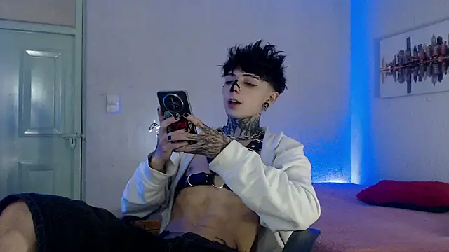 Snapshot of Andy_bapho chatting on 12.04.24 Andy bapho online show from 12.04.24