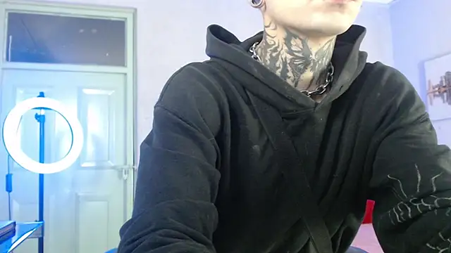 Snapshot of Andy_bapho chatting on 12.12.24 Andy bapho online show from 12.12.24