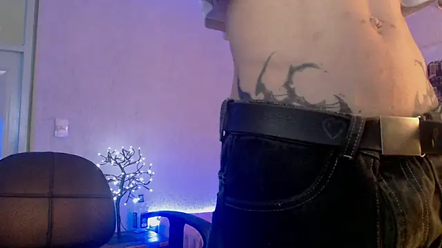 Snapshot of Andy_bapho chatting on 12.19.24 Andy bapho online show from 12.19.24