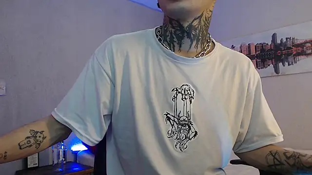 Snapshot of Andy_bapho chatting on 01.08.25 Andy bapho online show from 01.08.25