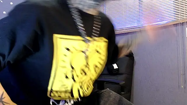 Snapshot of Andy_bapho chatting on 10.08.25 Andy bapho online show from 10.08.25