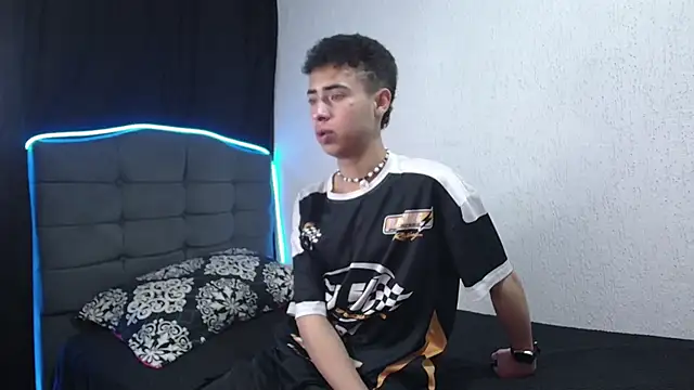 sexybat twink online show from 12.22.24