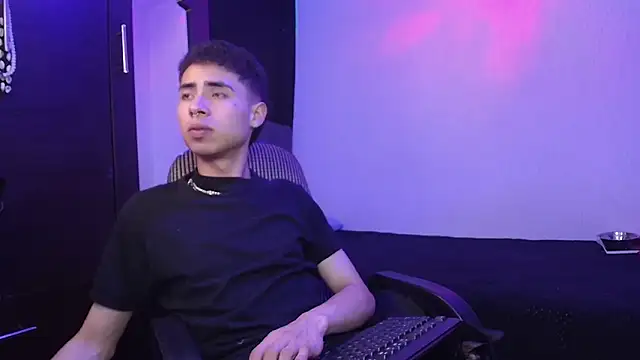 sexybat twink online show from 02.12.25