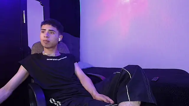 sexybat twink online show from 02.13.25