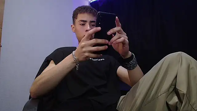 sexybat twink online show from 03.14.25