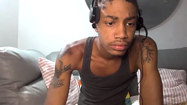 Snapshot of Skinnyblackman chatting on 10.08.25 Skinnyblackman online show from 10.08.25