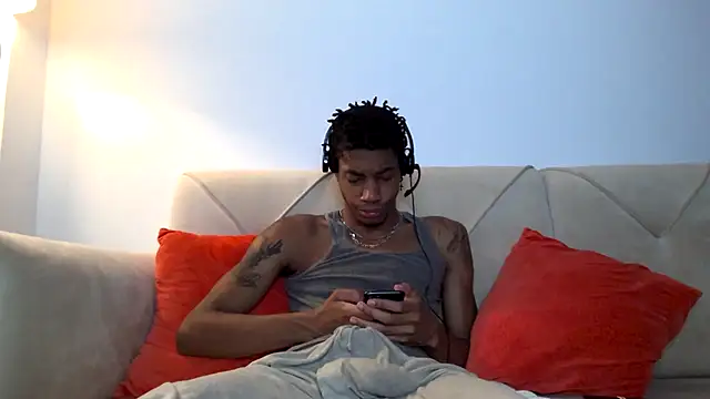 Snapshot of Skinnyblackman chatting on 11.05.25 Skinnyblackman online show from 11.05.25