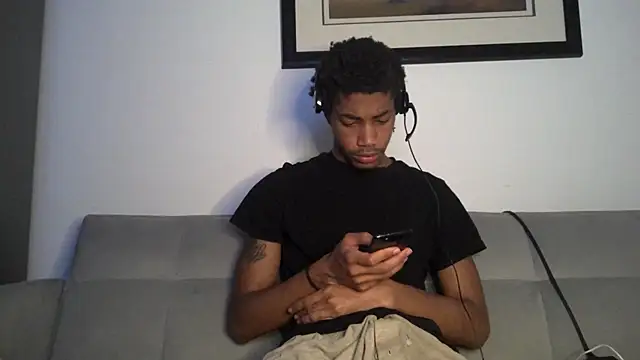 Snapshot of Skinnyblackman chatting on 12.14.25 Skinnyblackman online show from 12.14.25