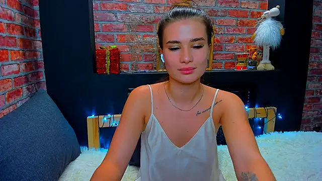 Snapshot of UrJoyy chatting on 12.08.24 UrJoyy online show from 12.08.24