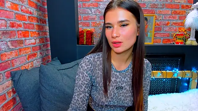 Snapshot of UrJoyy chatting on 12.10.24 UrJoyy online show from 12.10.24