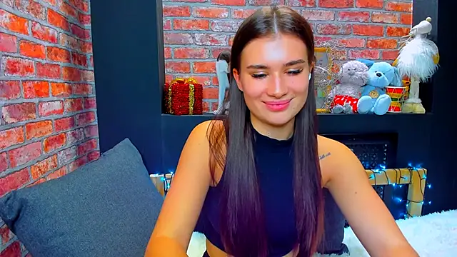 Snapshot of UrJoyy chatting on 12.12.24 UrJoyy online show from 12.12.24