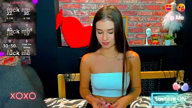 Snapshot of UrJoyy chatting on 10.02.25 UrJoyy online show from 10.02.25