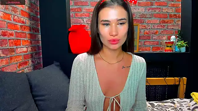 Snapshot of UrJoyy chatting on 11.01.25 UrJoyy online show from 11.01.25