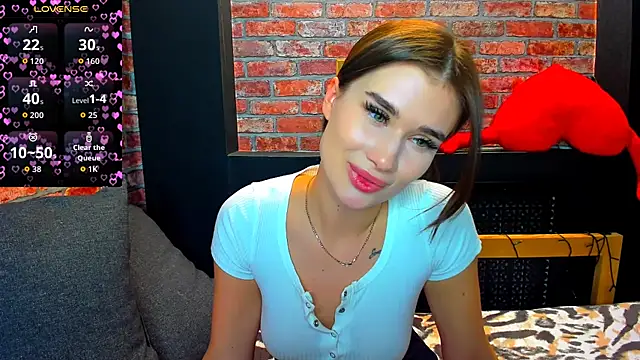 Snapshot of UrJoyy chatting on 12.03.25 UrJoyy online show from 12.03.25