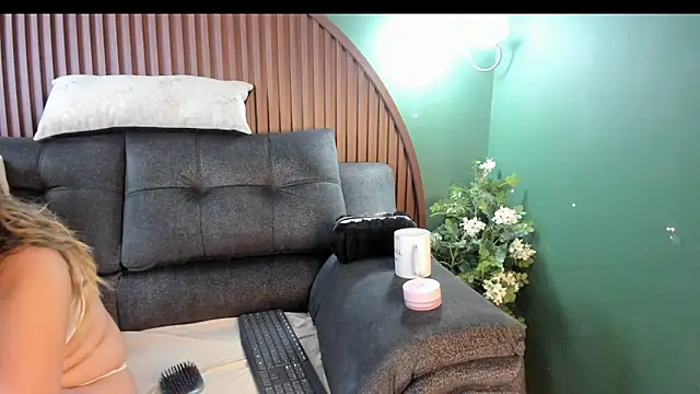 Snapshot of shannel__queen chatting on 05.07.26 shannel queen online show from 05.07.26
