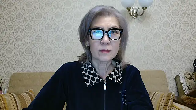 Snapshot of Elegant00Lady chatting on 11.06.25 Elegant00Lady online show from 11.06.25