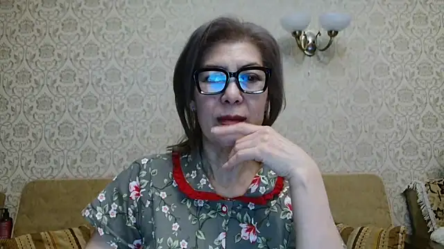 Snapshot of Elegant00Lady chatting on 11.26.25 Elegant00Lady online show from 11.26.25