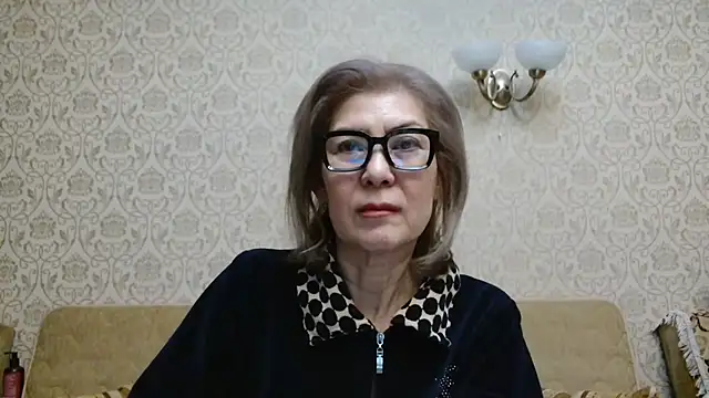 Snapshot of Elegant00Lady chatting on 11.27.25 Elegant00Lady online show from 11.27.25