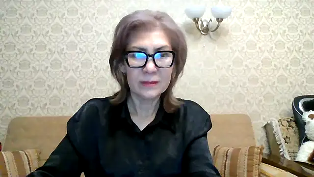 Snapshot of Elegant00Lady chatting on 12.05.25 Elegant00Lady online show from 12.05.25