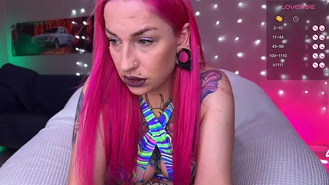 Snapshot of Tanya_Acid chatting on 06.10.26 Tanya Acid online show from 06.10.26