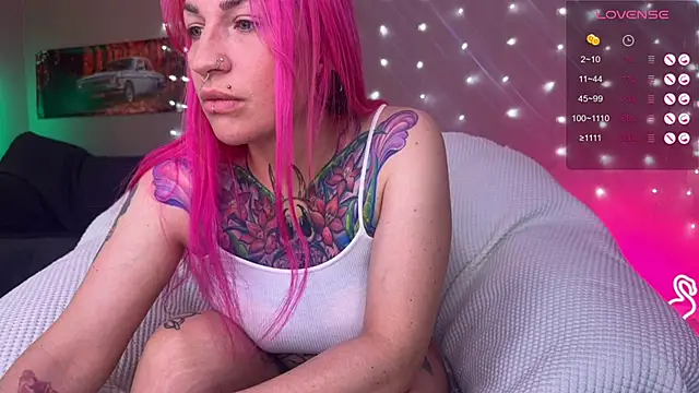 Snapshot of Tanya_Acid chatting on 06.11.26 Tanya Acid online show from 06.11.26