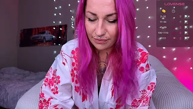 Snapshot of Tanya_Acid chatting on 07.25.26 Tanya Acid online show from 07.25.26