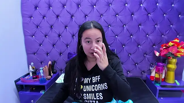 NaomyPrinces online show from 05.08.26