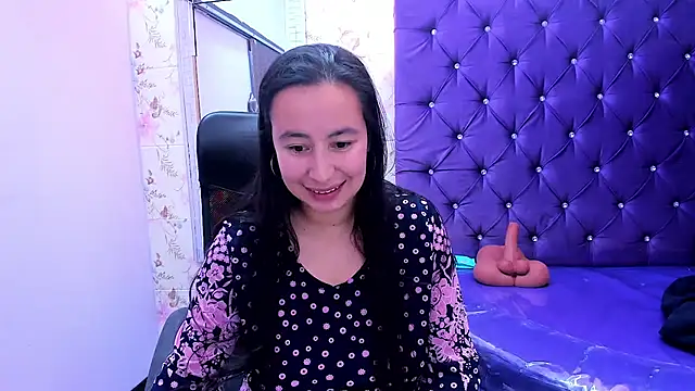 NaomyPrinces online show from 06.17.26