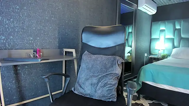 Larabrooks online show from 06.22.26