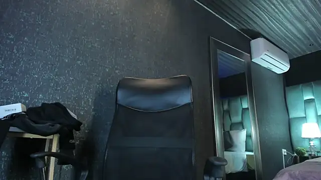 Larabrooks online show from 06.24.26