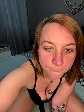 Aphrodite-22 online show from 10.27.25