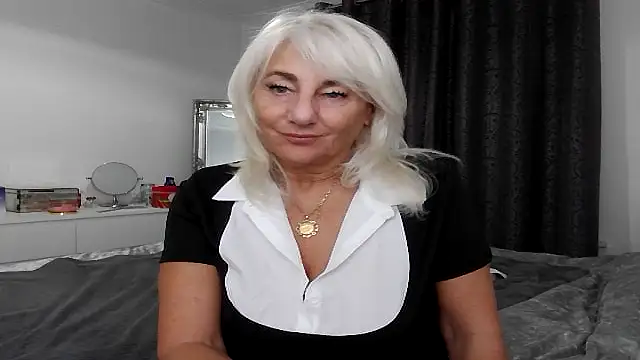 TanyaTaylor45 online show from 10.27.25