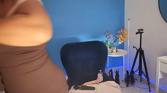 Snapshot of NaughtyMe chatting on 11.11.25 NaughtyMe online show from 11.11.25