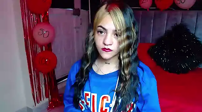 Snapshot of Violettasquirt chatting on 02.20.25 Violettasquirt online show from 02.20.25