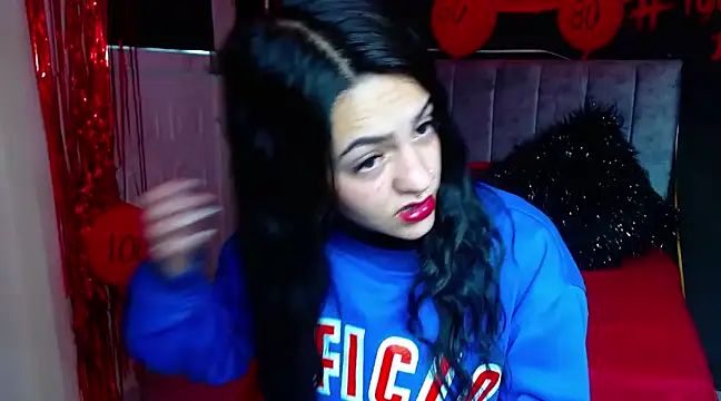 Snapshot of Violettasquirt chatting on 02.24.25 Violettasquirt online show from 02.24.25