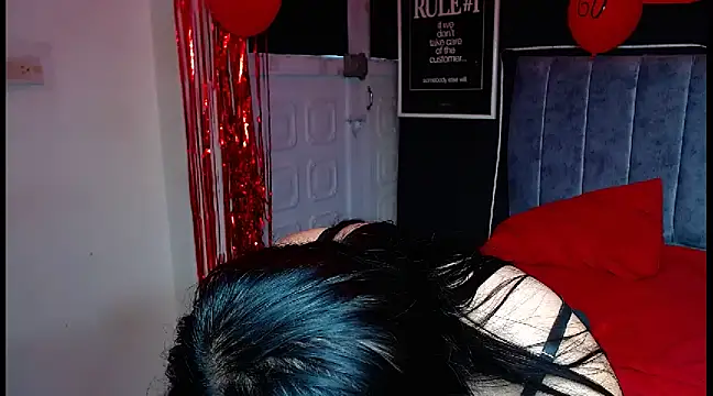 Snapshot of Violettasquirt chatting on 02.25.25 Violettasquirt online show from 02.25.25