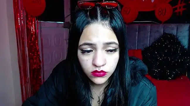 Snapshot of Violettasquirt chatting on 02.26.25 Violettasquirt online show from 02.26.25