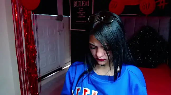 Snapshot of Violettasquirt chatting on 02.27.25 Violettasquirt online show from 02.27.25