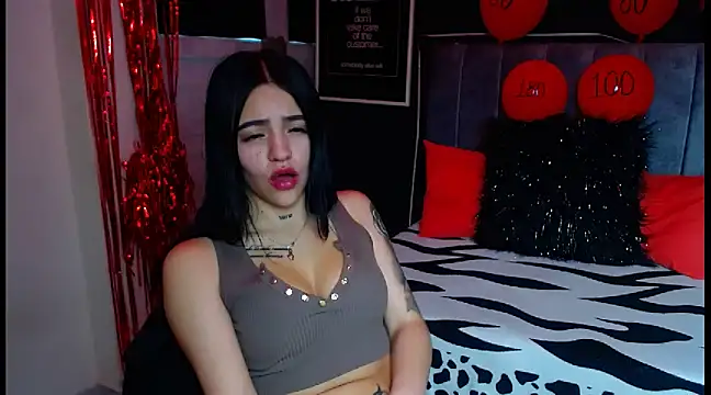 Snapshot of Violettasquirt chatting on 03.03.25 Violettasquirt online show from 03.03.25