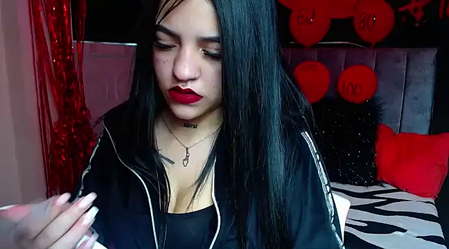 Snapshot of Violettasquirt chatting on 03.08.25 Violettasquirt online show from 03.08.25