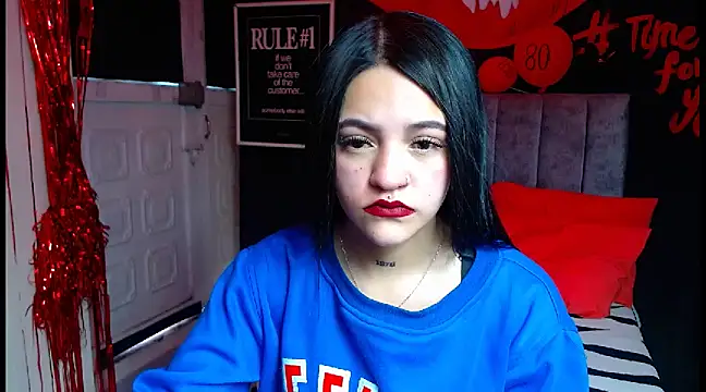 Snapshot of Violettasquirt chatting on 03.10.25 Violettasquirt online show from 03.10.25