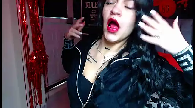 Snapshot of Violettasquirt chatting on 03.12.25 Violettasquirt online show from 03.12.25